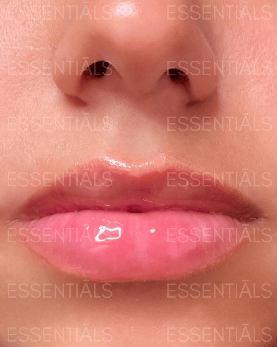 Translucent Gloss Temptation - Celestial Glow - Essentials